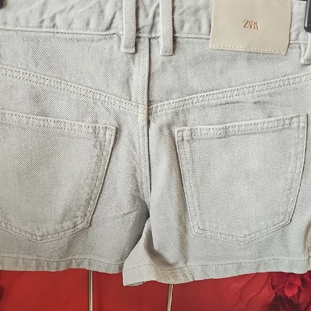 Zara NWT Girls Stylish Gray Denim Shorts With Studded Pockets Size 8